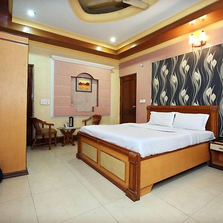 Capital O 10990 Hotel Gobind Regency Zirakpur Екстер'єр фото