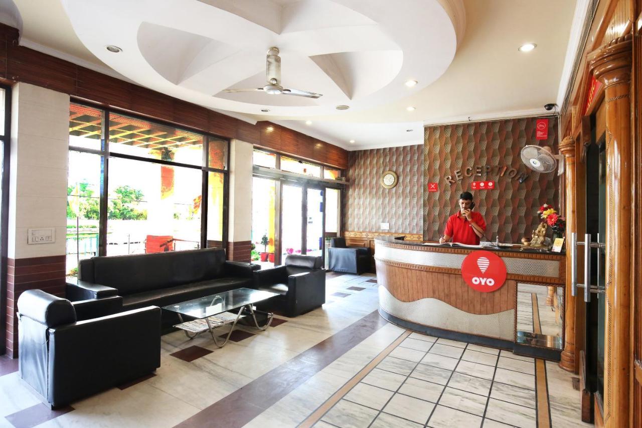 Capital O 10990 Hotel Gobind Regency Zirakpur Екстер'єр фото