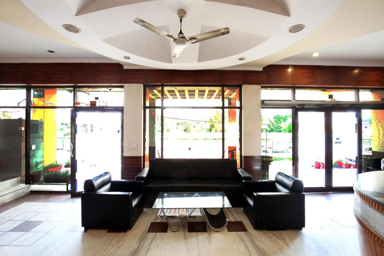 Capital O 10990 Hotel Gobind Regency Zirakpur Екстер'єр фото