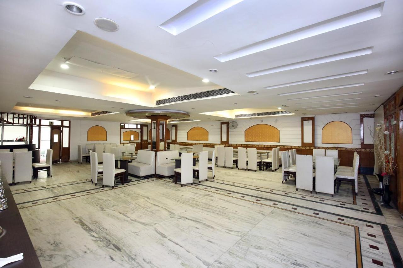 Capital O 10990 Hotel Gobind Regency Zirakpur Екстер'єр фото