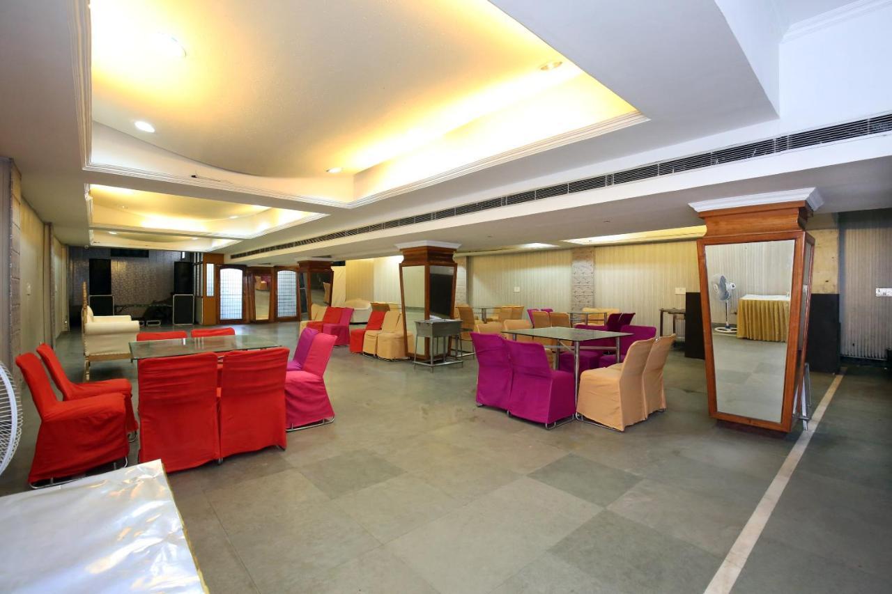 Capital O 10990 Hotel Gobind Regency Zirakpur Екстер'єр фото